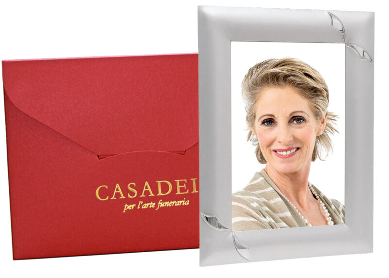 Cornice portafoto in metallo con scatola bordeaux personalizzata