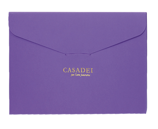 Cofanetto fine cerimonia in pregiato cartone viola 34x24x3,5 cm.