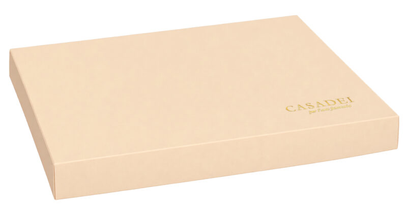 Cofanetto fine cerimonia in pregiato cartone rosa 34x24x3,5 cm.